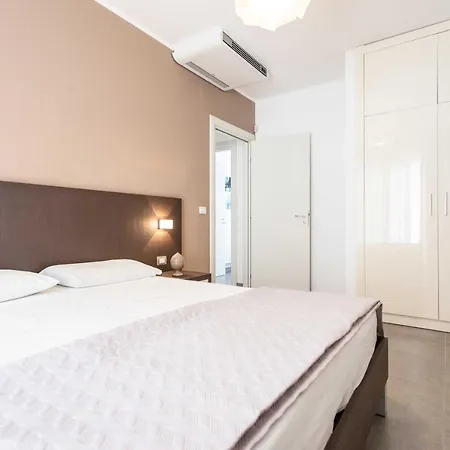 Blu Marine מלון דירות 4*