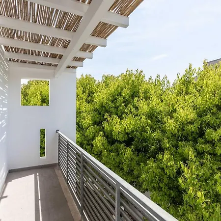 Blu Marine מלון דירות 4*