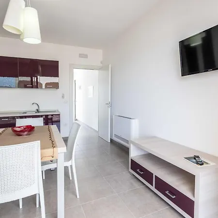 מלון דירות Blu Marine 4*